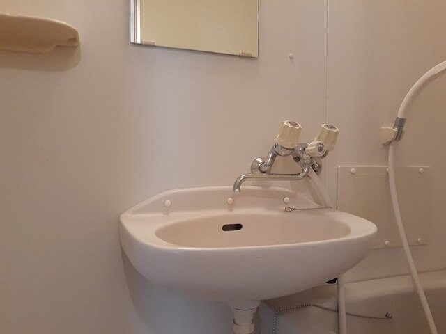 物件内観写真12　(スペースが確保できる洗面所です)