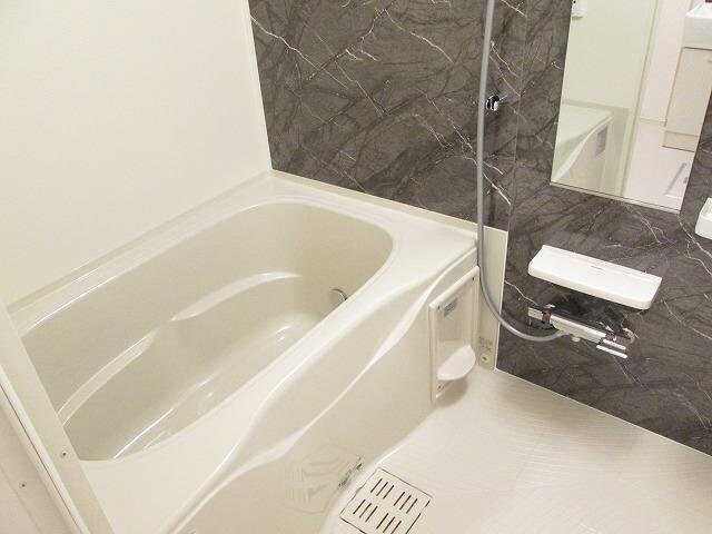 物件内観写真11　(ゆったり過ごせるお風呂です)