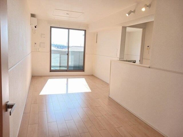 物件内観写真9　(居間です)