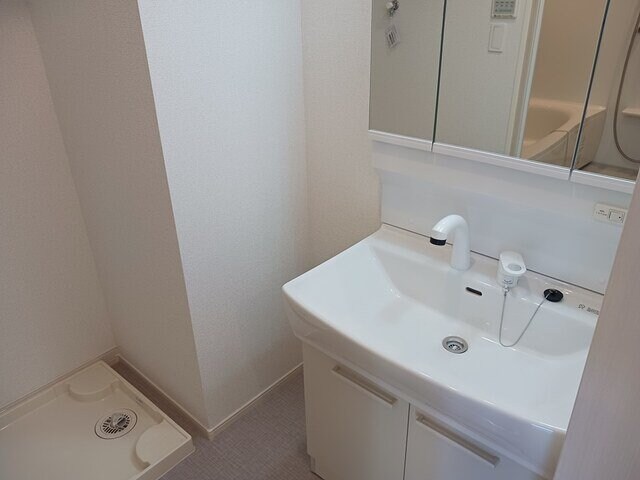 物件内観写真12　(コンパクトで使いやすい洗面所)