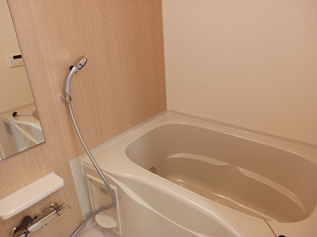 物件内観写真11　(日々の疲れを癒すお風呂付です)