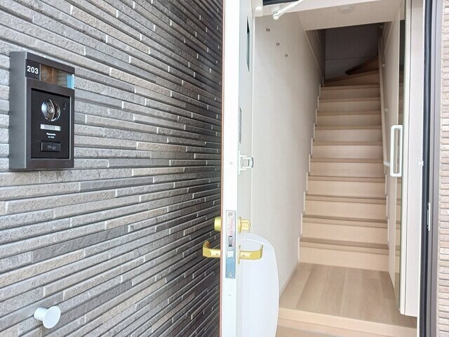 物件内観写真14　(きれいな玄関です)