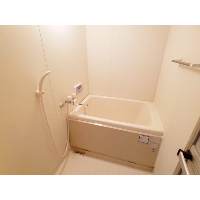 物件内観写真11　(きれいなお風呂です)