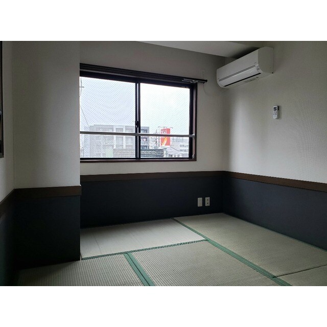 物件内観写真7　(おしゃれな居間です)