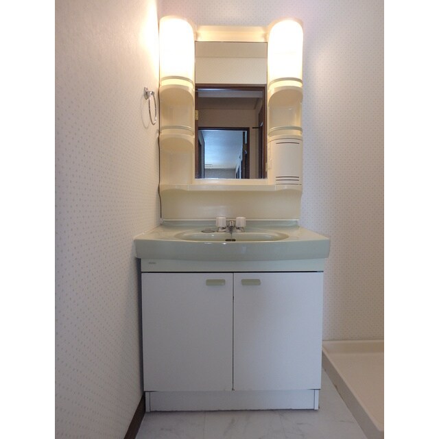 物件内観写真14　(脱衣スペースもあります)