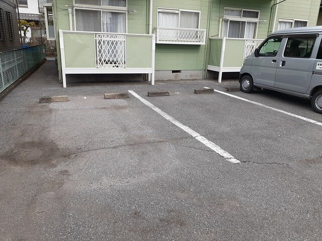 物件外観写真2　(駐車場があります)