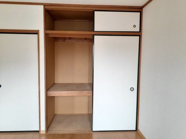 物件内観写真17　(便利な収納スペースです)