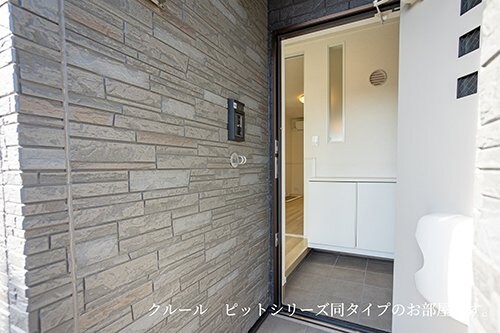 物件内観写真14　(きれいな玄関です)