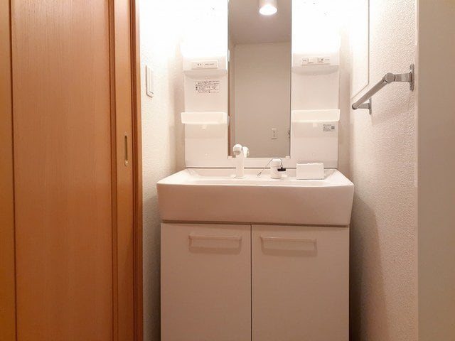 物件内観写真12　(脱衣スペースもあります)