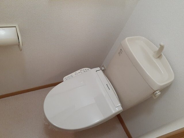 物件内観写真13　(コンパクトで使いやすいトイレです)