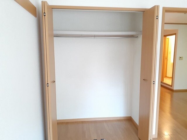 物件内観写真17　(収納豊富です)