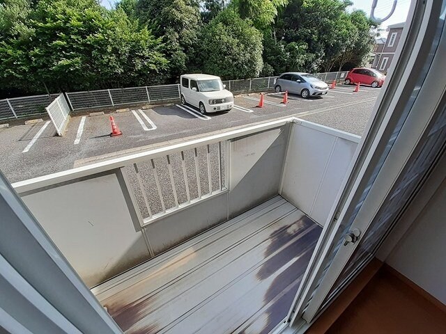 物件内観写真19　(バルコニーからの眺めを楽しみながら食事をしませんか)