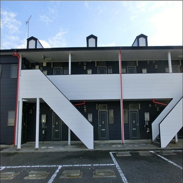 物件外観写真3　(落ち着いた雰囲気の外観です)