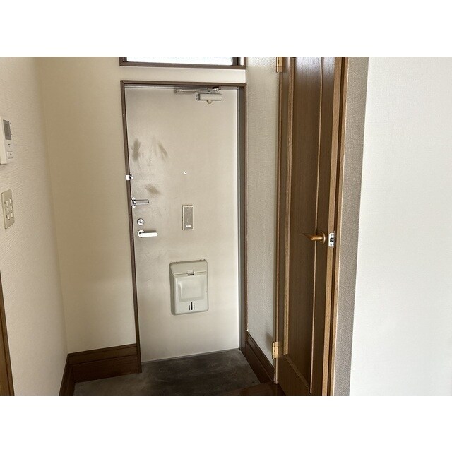 物件内観写真19　(シンプルで使いやすい玄関です)
