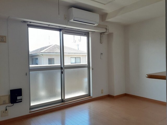 物件内観写真9　(ゆったり過ごせるリビングです)