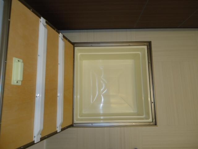 物件内観写真22　(床下収納)