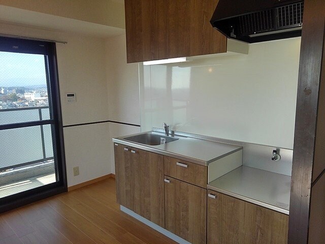 物件内観写真10　(キッチンでお料理をお楽しみください)