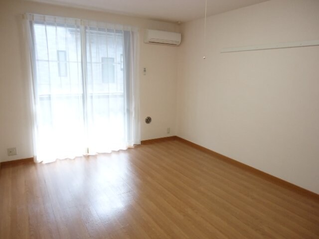 物件内観写真10　(洋室)