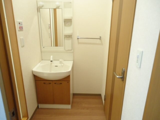 物件内観写真16　(洗髪洗面化粧台)