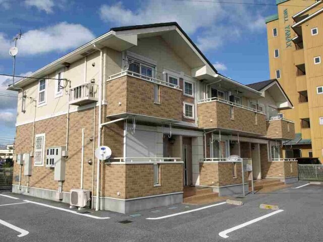 物件外観写真1　(落ち着いた雰囲気の外観です)