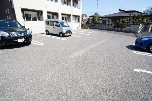 駐車場(駐車スペースもあります)