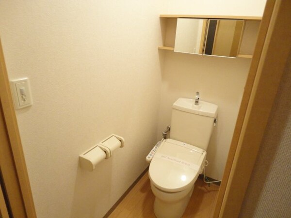 トイレ(シャワー付きトイレ)