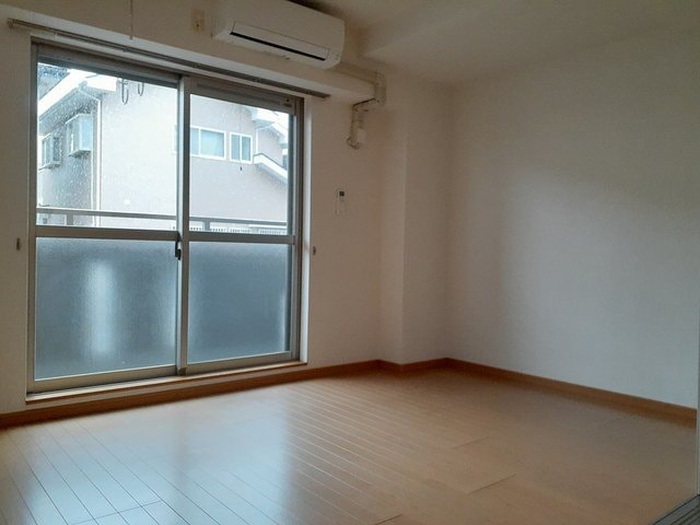 物件内観写真9　(使いやすい居間です)