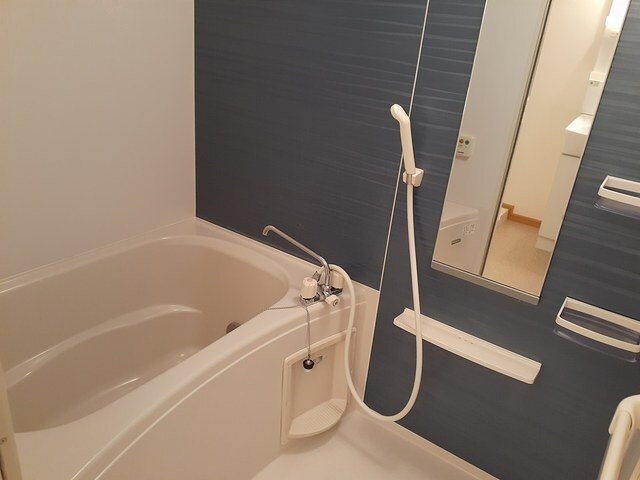 物件内観写真11　(きれいなお風呂です)