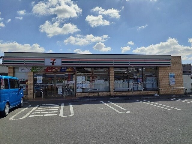 物件外観写真5　(セブンイレブン簗瀬中央店まで230m)