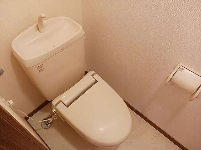 物件内観写真16　(シンプルで使いやすいトイレです)