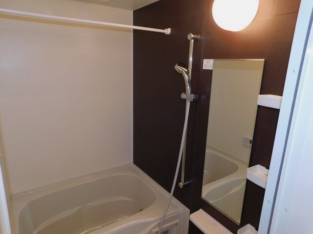 物件内観写真11　(きれいなお風呂です)