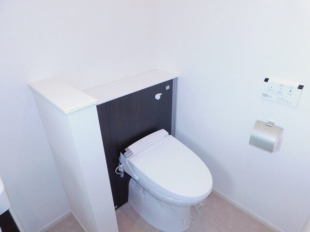 物件内観写真13　(落ち着いたトイレです)