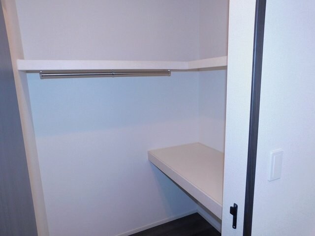 物件内観写真17　(ちょっとした収納スペースも充実しています)