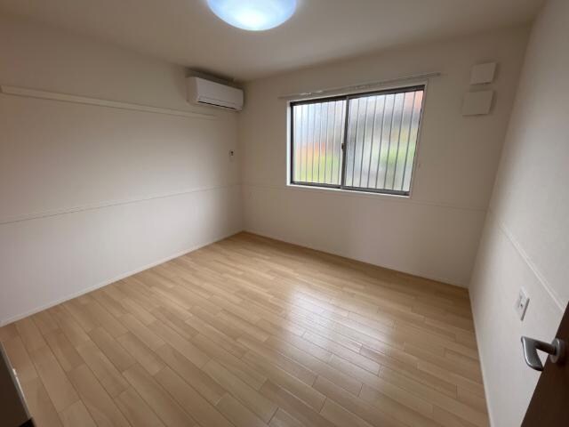 物件内観写真15　(洋室)