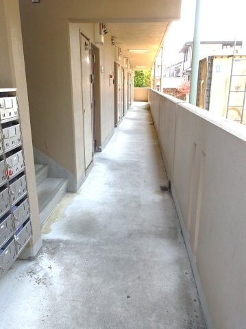 物件外観写真2　(清潔なロビーです)