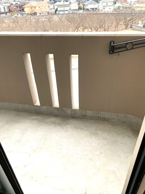 物件内観写真13　(落ち着いた時間を過ごせるバルコニーです)