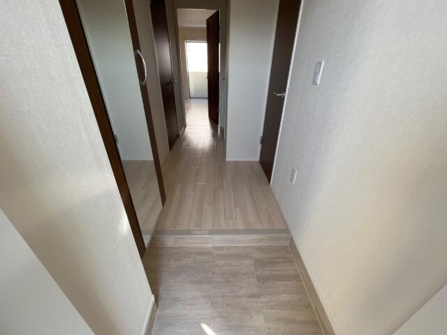 物件内観写真22　(廊下)