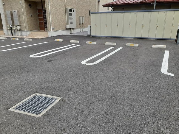 駐車場(駐車場です)