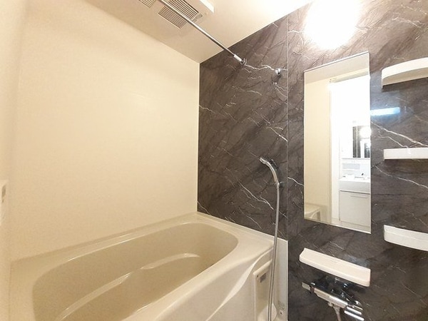 浴室(お風呂で日々の疲れを落としましょう)