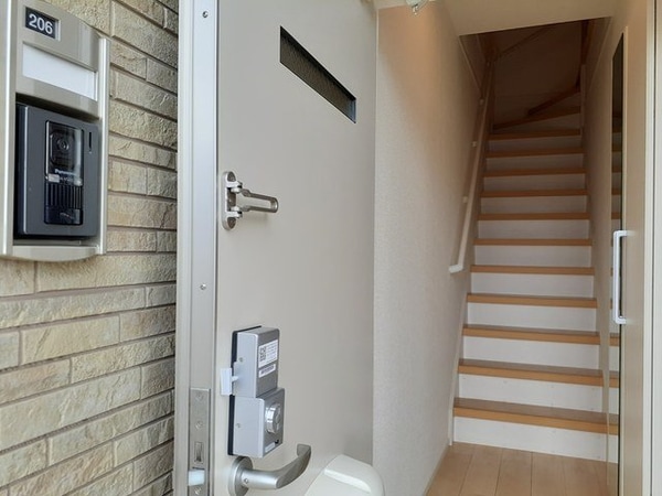 玄関(収納もある玄関です)