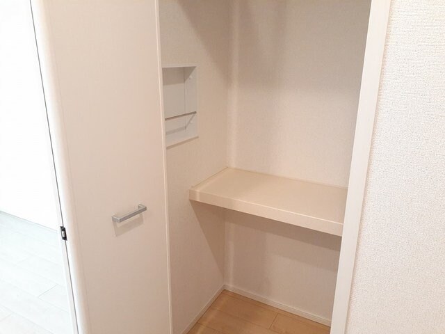 物件内観写真17　(大きなスペースがあり、収納には困りません)