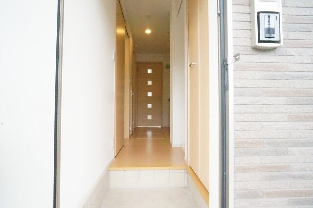 物件内観写真9　(きれいな玄関です)