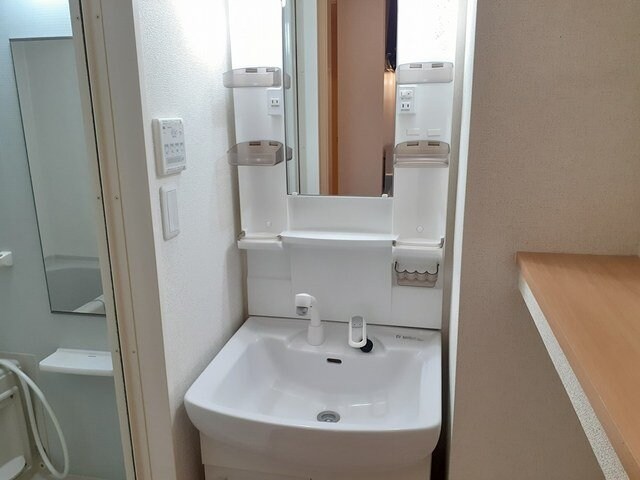 物件内観写真14　(スペースが確保できる洗面所です)