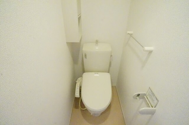 物件内観写真16　(シンプルで使いやすいトイレです)