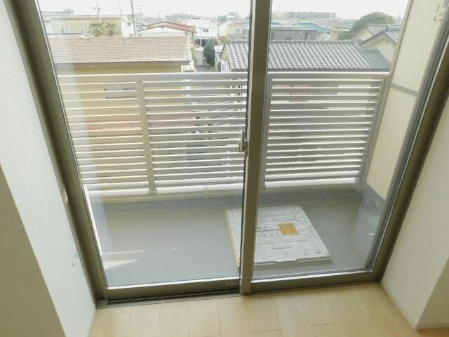 物件内観写真19　(落ち着いた時間を過ごせるバルコニーです)