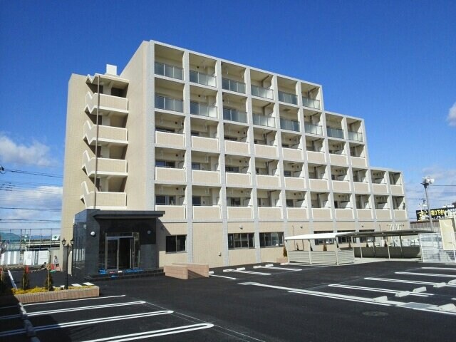 物件外観写真1　(落ち着いた雰囲気の外観です)