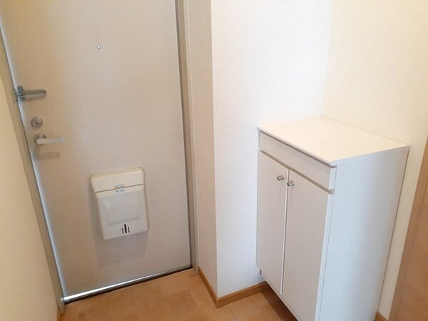 玄関(収納もある玄関です)