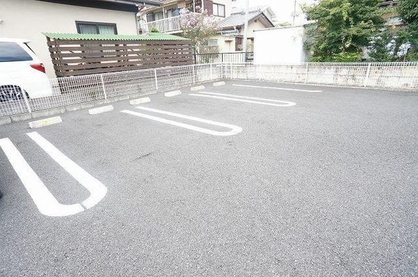 駐車場(駐車場に車を止められます)
