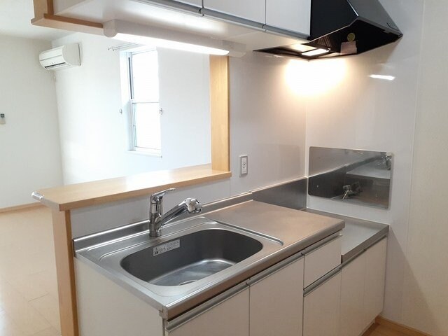 物件内観写真10　(キッチンでお料理をお楽しみください)