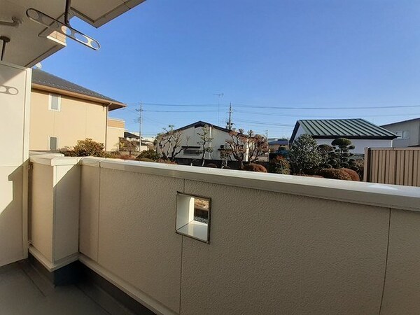 バルコニー(暖かな日差しのふりそそぐバルコニー)